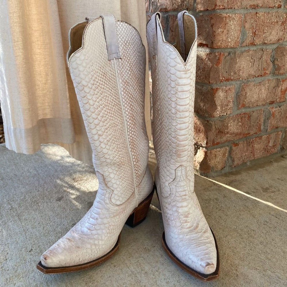Miranda Lambert Womens Idyllwind Western Snip Toe Boot